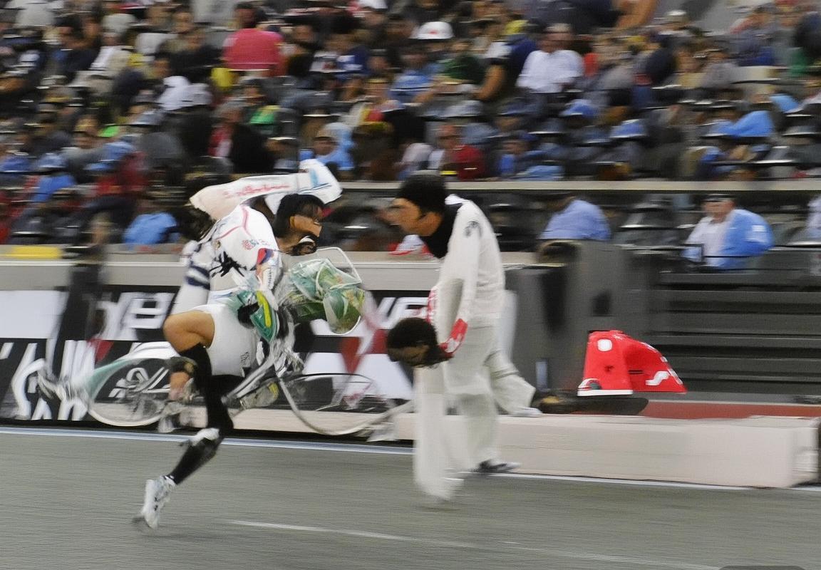 2018亚冠上港VS悉尼FC：灵活战术助上港制胜，悉尼顽强反击(图4)